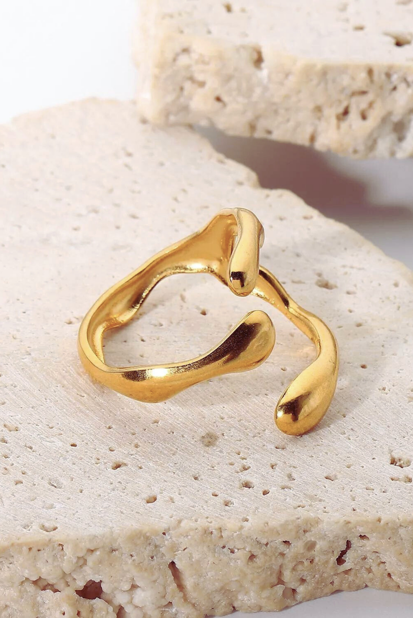 anillo dorado joyeria bisuteria waterproof acero aceroinoxidable oro regulable arenaroja singularu SINGULARU El corte ingles Apodemia bijou brigitte san saru sansarushop agatha paris tiffany CREU creushop vidal y vidal acus acuscomplementos mariadosases arena roja lepetitemarie tous parfois pandora elcorteingles asos