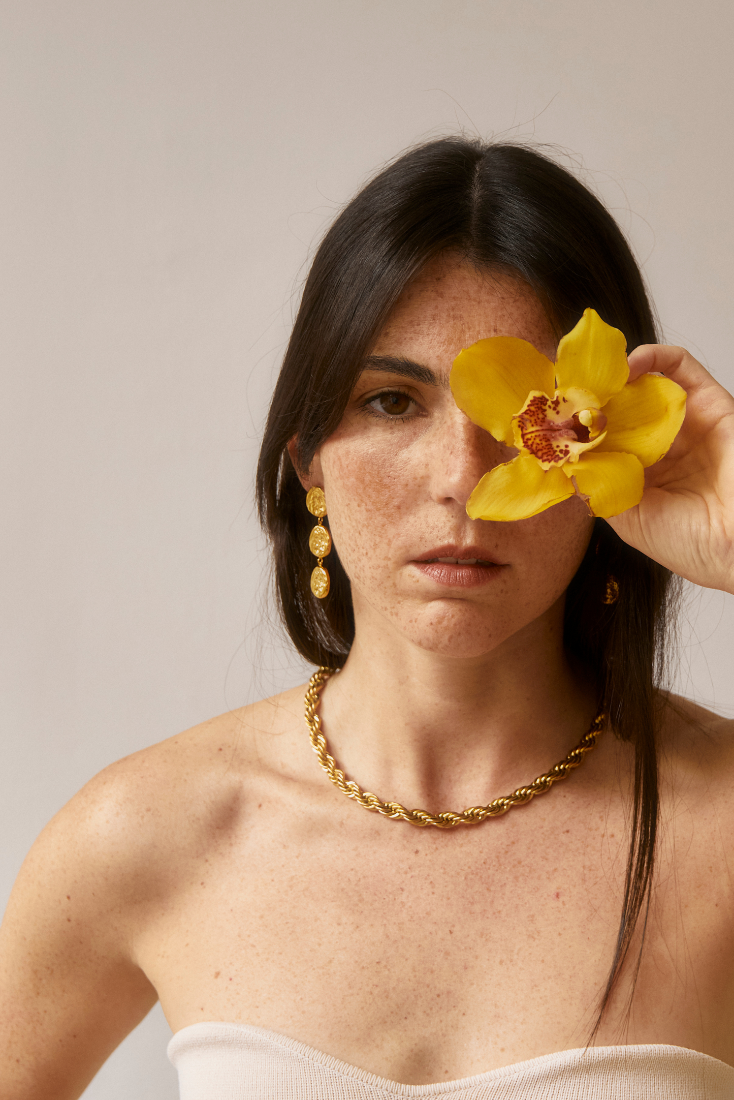 collar gargantilla colgante dorado oro acero aceroinoxidable resistente agua joyas elegantes arenaroja singularu SINGULARU El corte ingles Apodemia bijou brigitte san saru sansarushop agatha paris tiffany CREU creushop vidal acus acuscomplementos mariadosases arena roja lepetitemarie tous parfois pandora elcorteingles asos pd paola bylia aleyole verano suarez aristocrazy susmies bylia