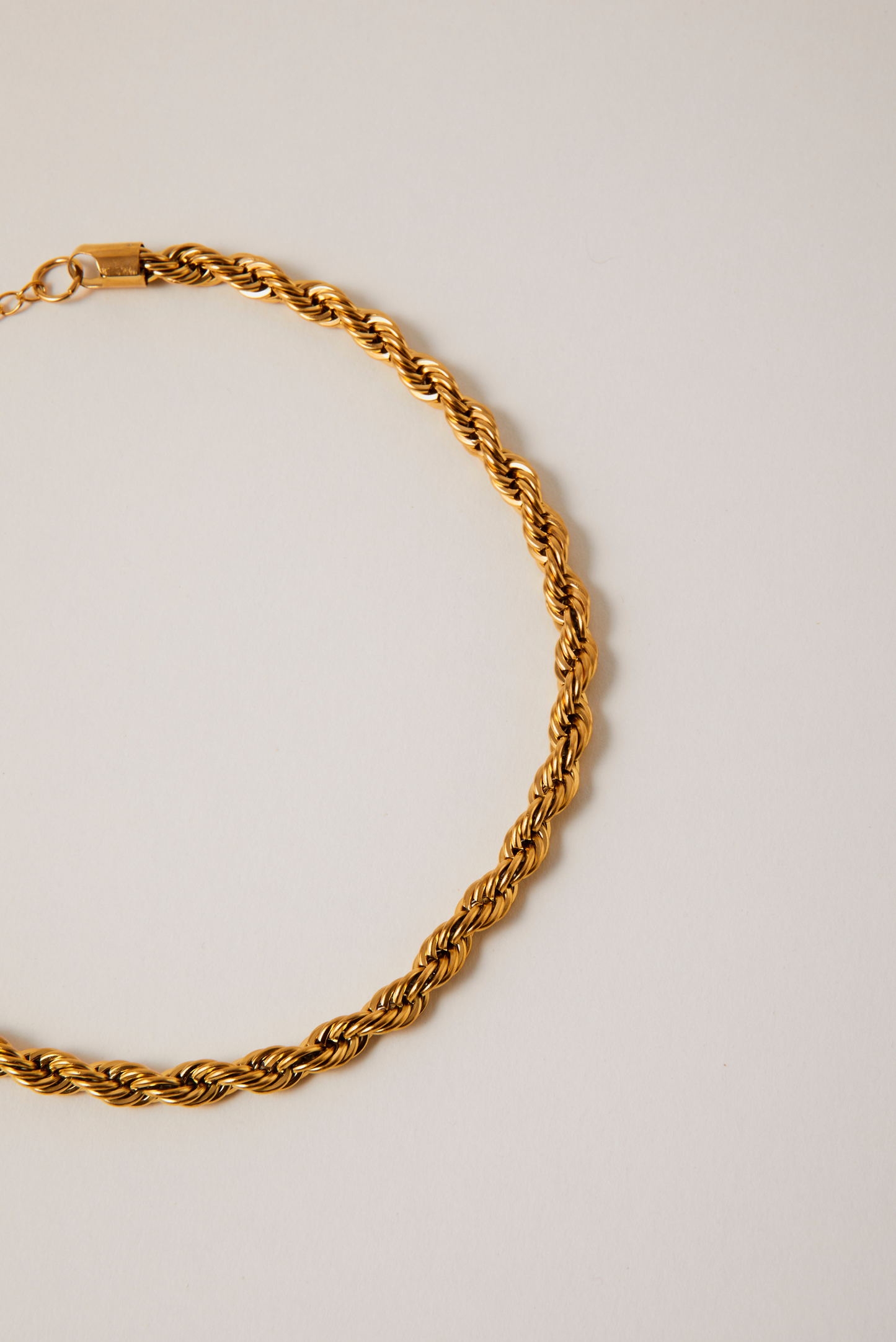 collar gargantilla colgante dorado oro acero aceroinoxidable resistente agua joyas elegantes arenaroja singularu SINGULARU El corte ingles Apodemia bijou brigitte san saru sansarushop agatha paris tiffany CREU creushop vidal acus acuscomplementos mariadosases arena roja lepetitemarie tous parfois pandora elcorteingles asos pd paola bylia aleyole verano suarez aristocrazy susmies bylia