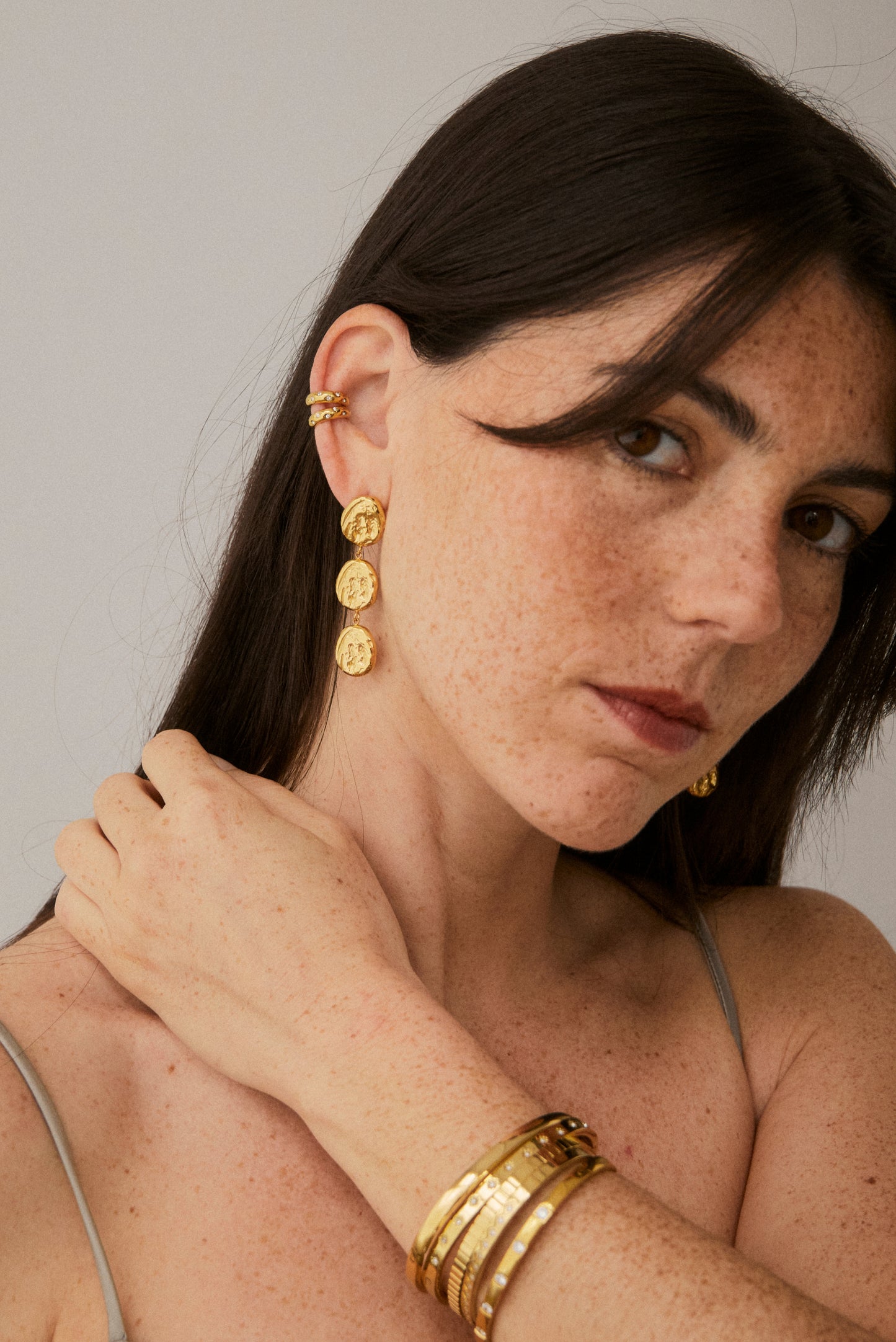 Pendientes oro pendientes acero inoxidable pendientes sin agujero earcuff ear cuff pendiente cartilago parfois joyeria suarez pendientes corte ingles corte ingles pdpaola pendientes pd paola aleyole ale y ole aristocrazy arena roja pendientes arenaroja singularu SINGULARU El corte ingles Apodemia bijou brigitte san saru sansarushop agatha paris tiffany CREU creushop vidal acus acuscomplementos mariadosases arena roja arena roja lepetitemarie piercing oreja