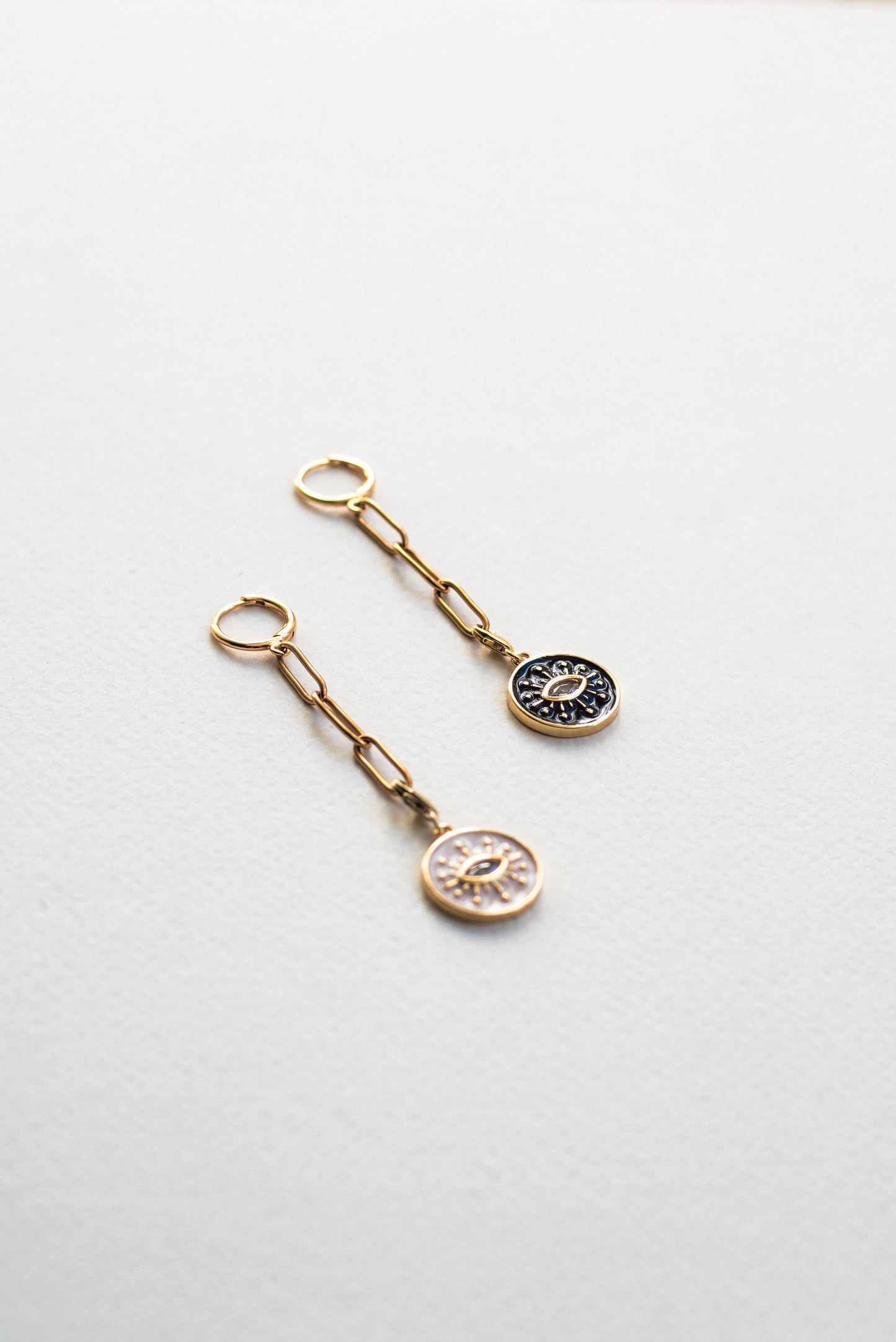 Charms amuleto joyas doradas navidad regalos joyas resistentes al agua Charms de oro Joyería Charms con piedras brillo Charms en tendencia Charms dorados Charms de Pandora Cartier Bimba y Lola Tiffany & Co Unode50 Regalo Joyero dorado Bylia jewels bylia logo ale y ole logo aleyole jewelry pd paola pdpaola jewelry creu handmade creu shop lua complementos luamesquet dosases mariadosases singularu lavani jewels lavani.jewels trium triumjewelry crea tu joya deseo pardobymireiapardo pardo