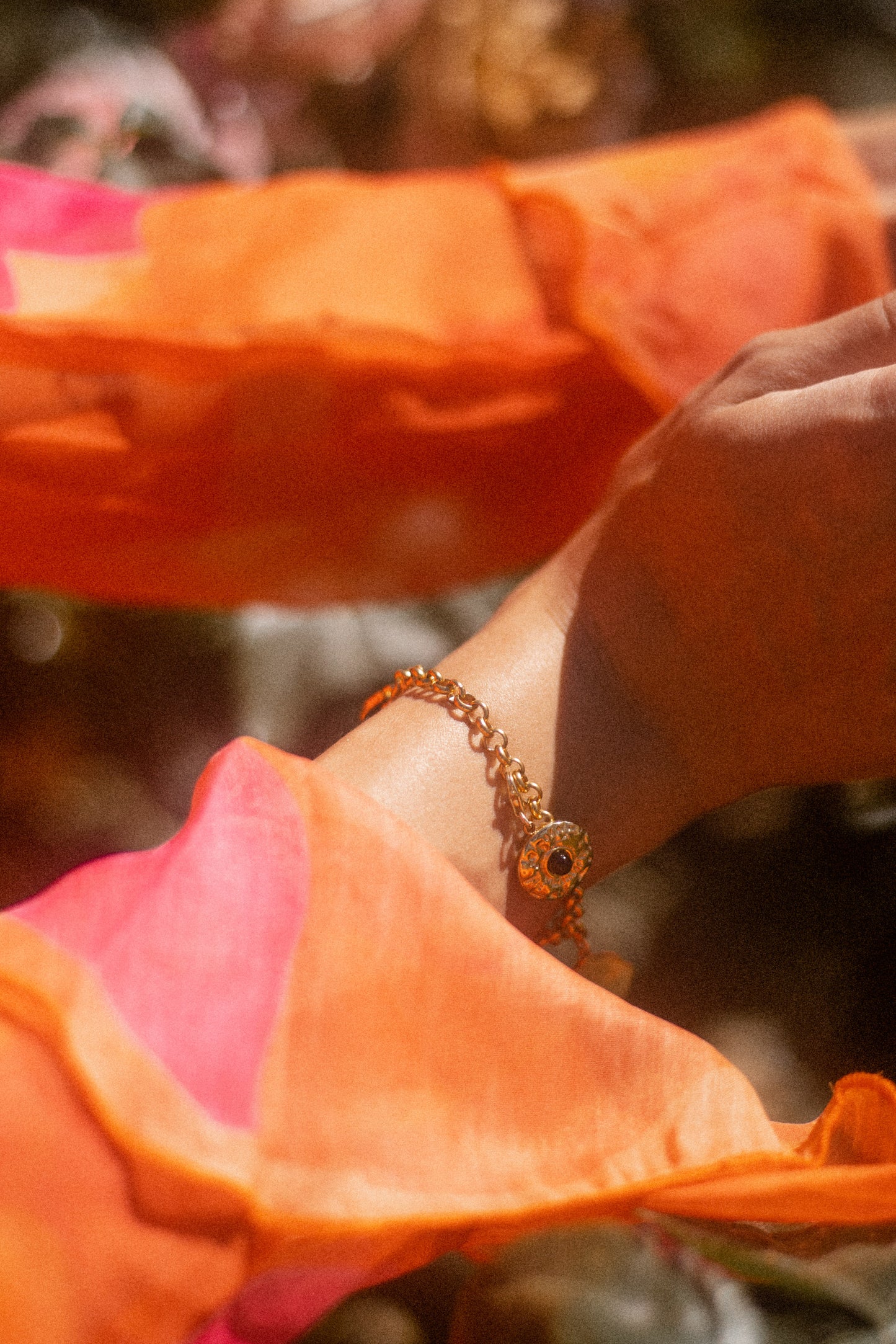 Charm Charms de oro Joyería Charms con piedras Charms en tendencia Charms dorados Charms de Pandora Cartier Bimba y Lola Tiffany & Co Unode50 Regalo Joyero dorado Bylia jewels bylia logo ale y ole logo aleyole jewelry pd paola pdpaola jewelry creu handmade creu shop lua complementos luamesquet dosases mariadosases singularu lavani jewels lavani.jewels trium triumjewelry pardobymireiapardo pardo