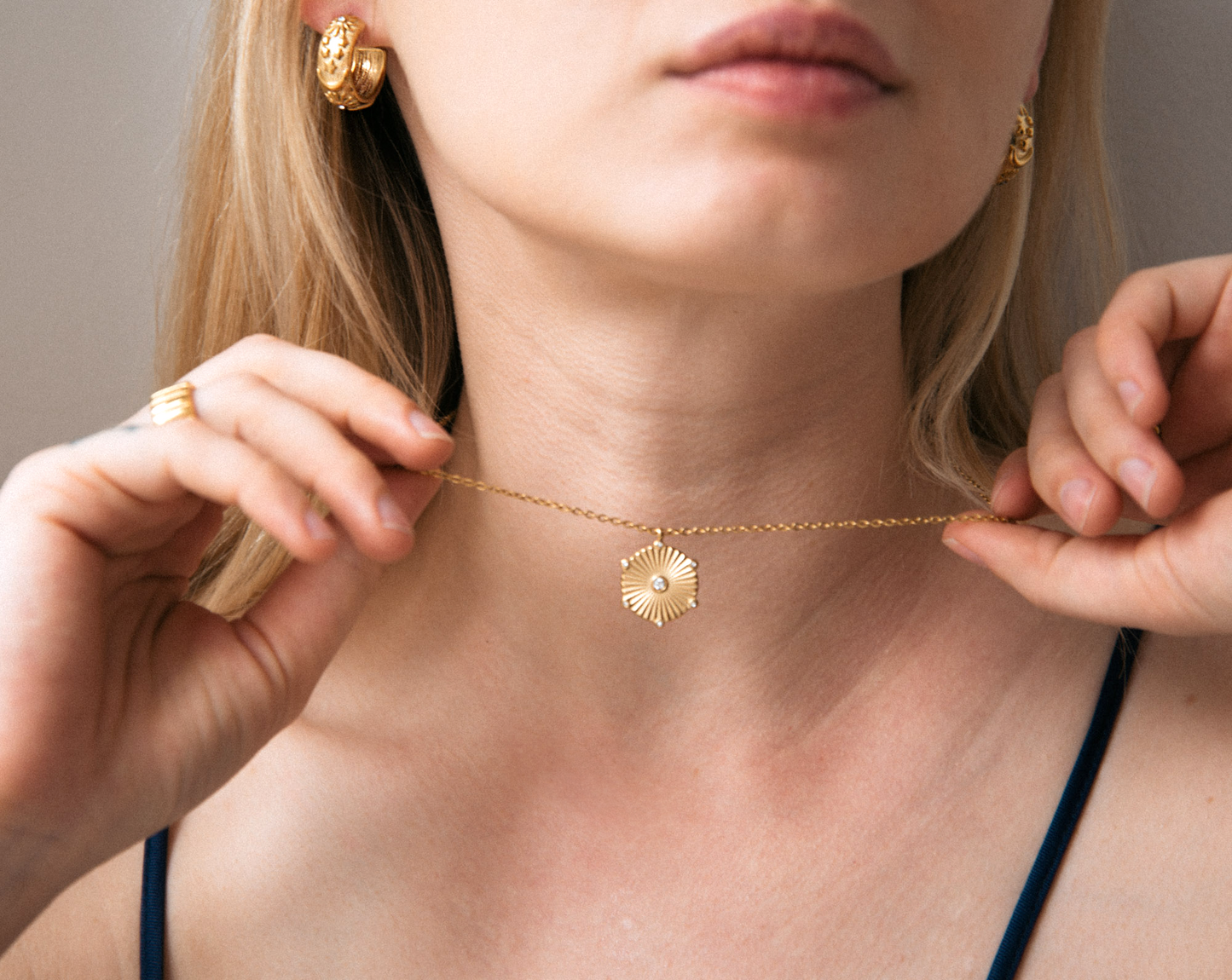 Collares de oro Colgantes de oro Estreno Cartier Bimba y Lola Tiffany & Co Unode50 Regalo Joyero dorado BVLGARI Pandora La Manso Tendencia Joyas verano 2022 Bylia jewels bylia logo ale y ole logo aleyole jewelry pd paola pdpaola jewelry creu handmade creu shop lua complementos luamesquet dosases mariadosases singularu lavani jewels lavani.jewels trium triumjewelry pardobymireiapardo pardo