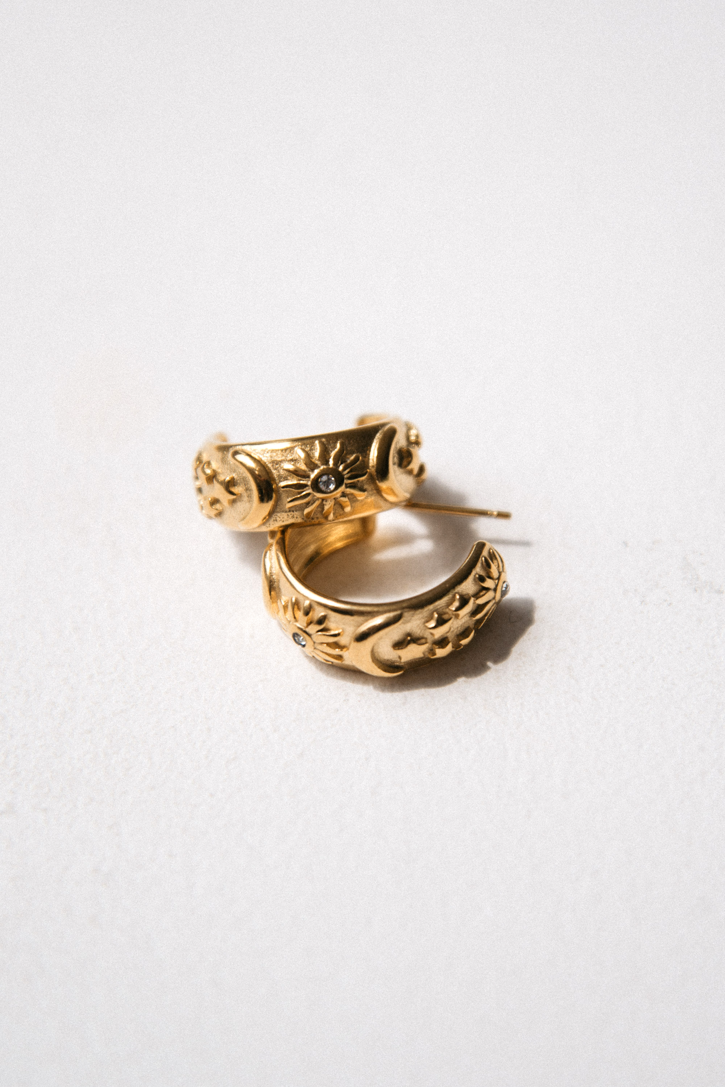 Pendientes de oro Le Petite marie.joyeria Marea joyas Vacier Jewelry Javier bilbao joyas joyas darwin cxc joyas lisla joyas mestiza joyas joyería suarez el corte inglés rebajas Pandora La Manso Tendencia Joyas verano 2022 Tendencias estilo 2022 tendencias moda verano 2022 Bylia jewels bylia logo ale y ole logo aleyole jewelry pd paola pdpaola jewelry creu handmade creu shop lua complementos luamesquet dosases mariadosases singularu lavani jewels lavani.jewels trium triumjewelry pardobymireiapardo pardo