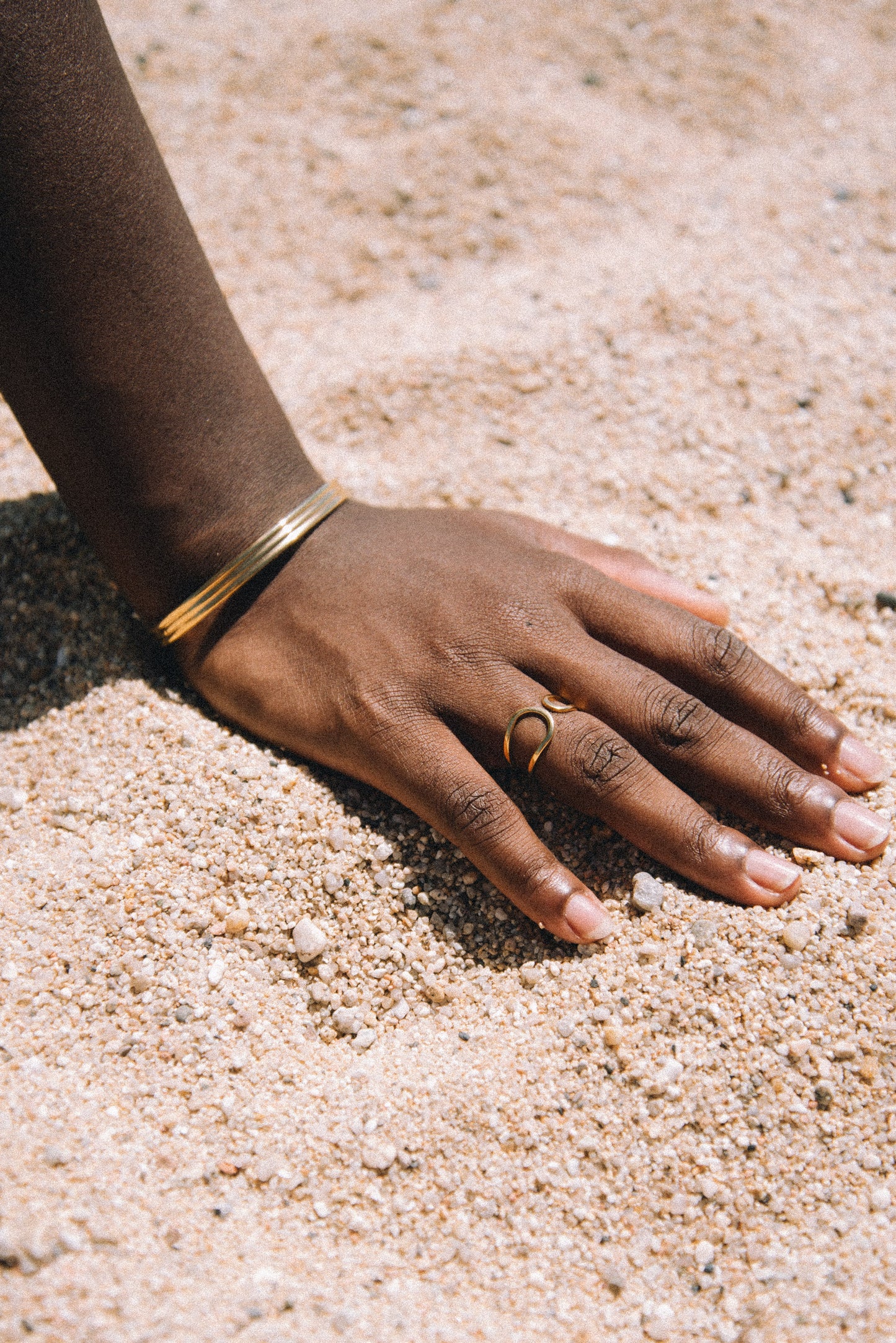 La Manso Tendencia Joyas verano 2022 Tendencias para el verano Tendencias 2022 Pulseras de oro chapadas en oro 21k Pulseras de oro resistentes al agua San Saru Sansarushop Tendencias Vogue 2022 Tendencias estilo 2022 tendencias moda verano 2022 Bylia jewels bylia logo ale y ole logo aleyole jewelry pd paola pdpaola jewelry creu handmade creu shop lua complementos luamesquet dosases mariadosases singularu lavani jewels lavani.jewels trium triumjewelry pardobymireiapardo pardo
