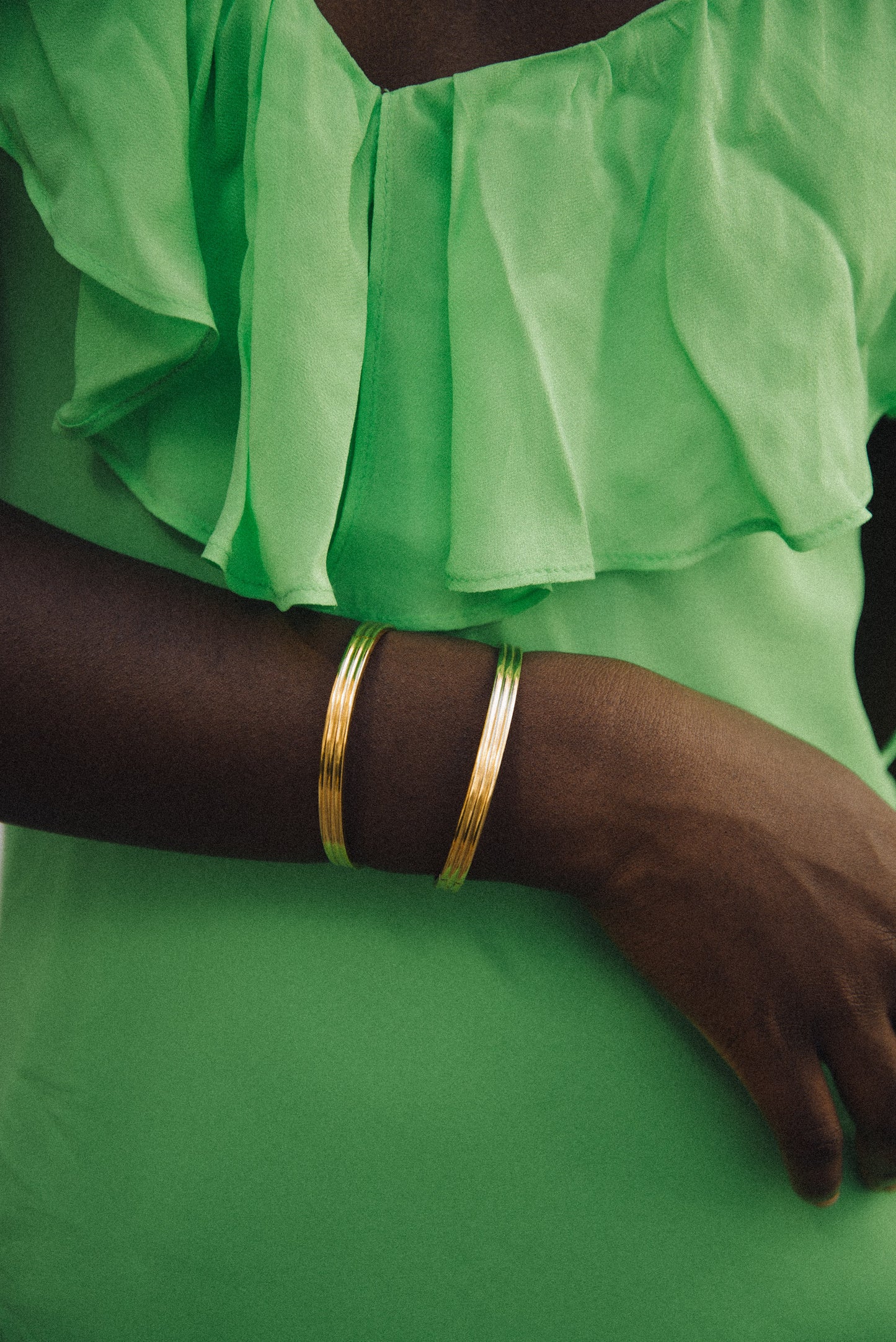 La Manso Tendencia Joyas verano 2022 Tendencias para el verano Tendencias 2022 Pulseras de oro chapadas en oro 21k Pulseras de oro resistentes al agua San Saru Sansarushop Tendencias Vogue 2022 Tendencias estilo 2022 tendencias moda verano 2022 Bylia jewels bylia logo ale y ole logo aleyole jewelry pd paola pdpaola jewelry creu handmade creu shop lua complementos luamesquet dosases mariadosases singularu lavani jewels lavani.jewels trium triumjewelry pardobymireiapardo pardo