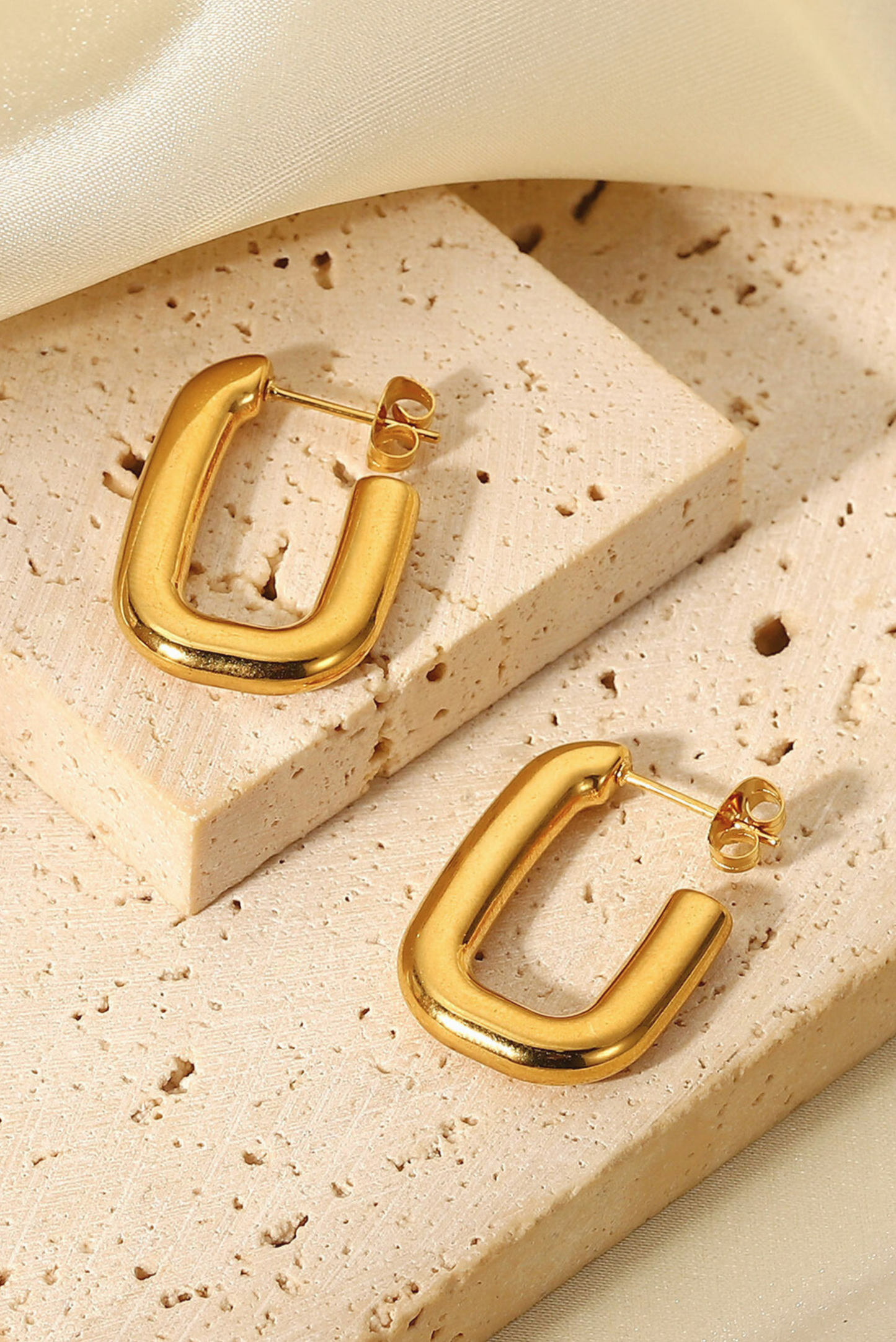 Pendientes de oro Le Petite marie.joyeria Marea joyas Vacier Jewelry Javier bilbao joyas joyas darwin cxc joyas lisla joyas mestiza joyas joyería suarez el corte inglés rebajas Pandora La Manso Tendencia Joyas Tendencias estilo tendencias moda Bylia jewels bylia logo ale y ole logo aleyole jewelry pd paola pdpaola jewelry creu handmade creu shop lua complementos luamesquet dosases mariadosases singularu lavani jewels lavani.jewels trium triumjewelry pardobymireiapardo pardo
