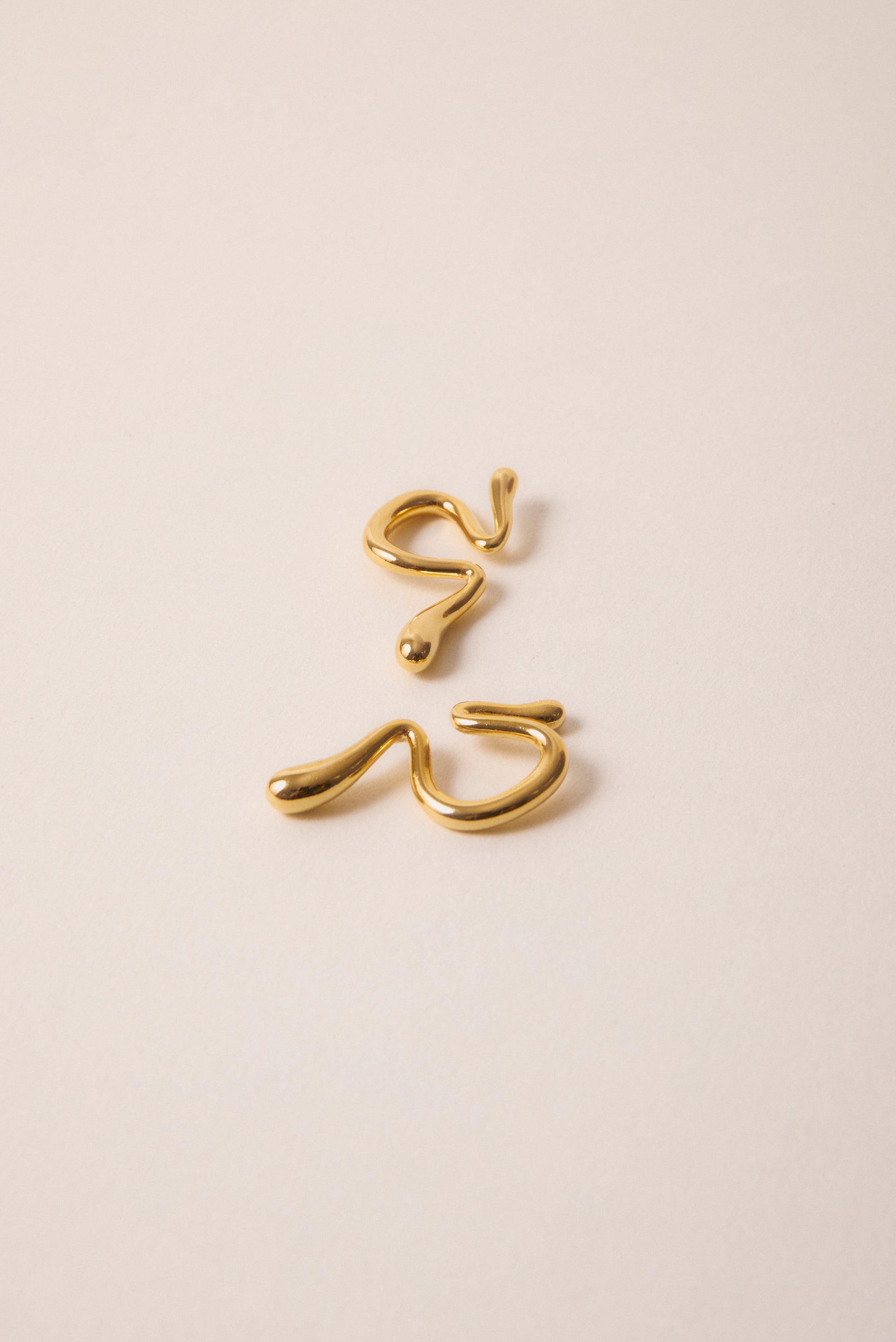 Pendientes oro pendientes acero inoxidable pendientes sin agujero earcuff ear cuff pendiente cartilago parfois joyeria suarez pendientes corte ingles corte ingles pdpaola pendientes pd paola aleyole ale y ole aristocrazy arena roja pendientes arenaroja singularu SINGULARU El corte ingles Apodemia bijou brigitte san saru sansarushop agatha paris tiffany CREU creushop vidal acus acuscomplementos mariadosases arena roja arena roja lepetitemarie piercing oreja