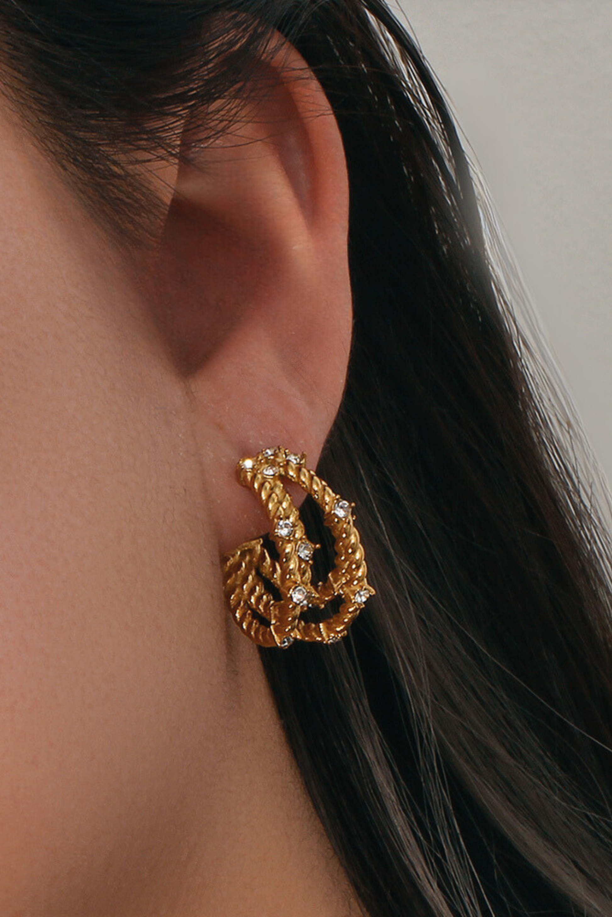 Pendientes oro pendientes dorados pendientes mujer pendientes grandes tous pandora pendiente para boda parfois pendiente elegante pendiente waterproof joyeria joyeria valencia joyeria suarez pendientes corte ingles corte ingles pdpaola pendientes pd paola aleyole ale y ole aristocrazy arena roja pendientes arenaroja singularu SINGULARU El corte ingles Apodemia bijou brigitte san saru sansarushop agatha paris tiffany CREU creushop vidal acus acuscomplementos mariadosases arena roja arena roja lepetitemarie