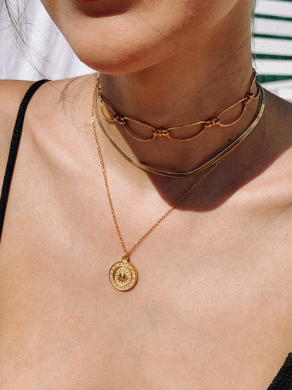 Choker de oro Chokers Le Petite marie.joyeria Marea joyas Javier bilbao joyas joyas darwin cxc joyas lisla joyas mestiza joyas joyería suarez el corte inglés rebajas Estreno Cartier Bimba y Lola Tiffany & Co Unode50 Sansarushop Bylia jewels bylia logo ale y ole logo aleyole jewelry pd paola pdpaola jewelry creu handmade creu shop lua complementos luamesquet dosases mariadosases singularu lavani jewels lavani.jewels trium triumjewelry pardobymireiapardo pardo